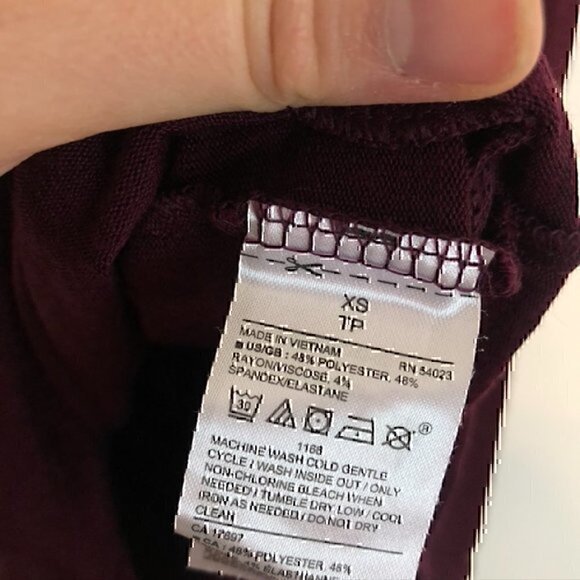 BANANA REPUBLIC Long Sleeve Ruffle Hem Top Burgundy Maroon Wine Red Blouse XS - Picture 7 of 10